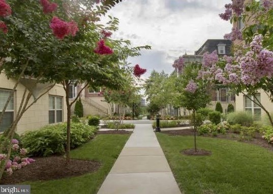 617 Sprintsail Way #72, Oxon Hill, MD 20745