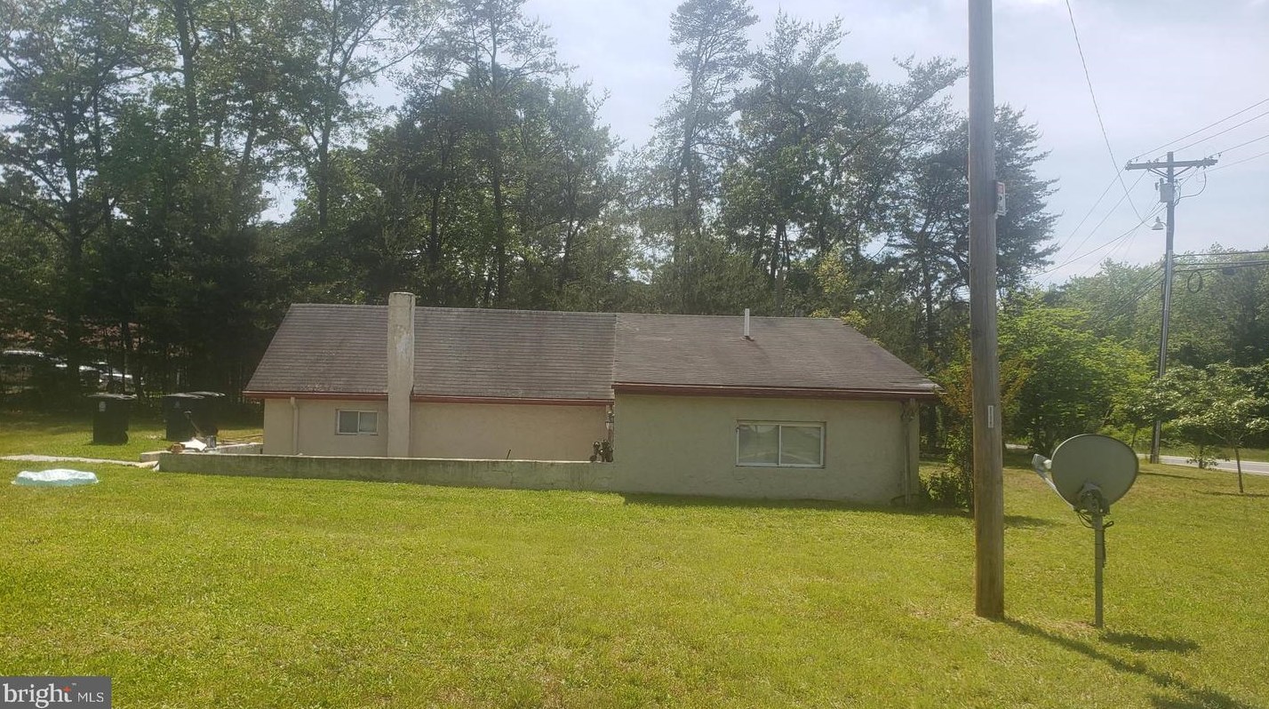 7111 Moores Rd, Brandywine, MD 20613-9062