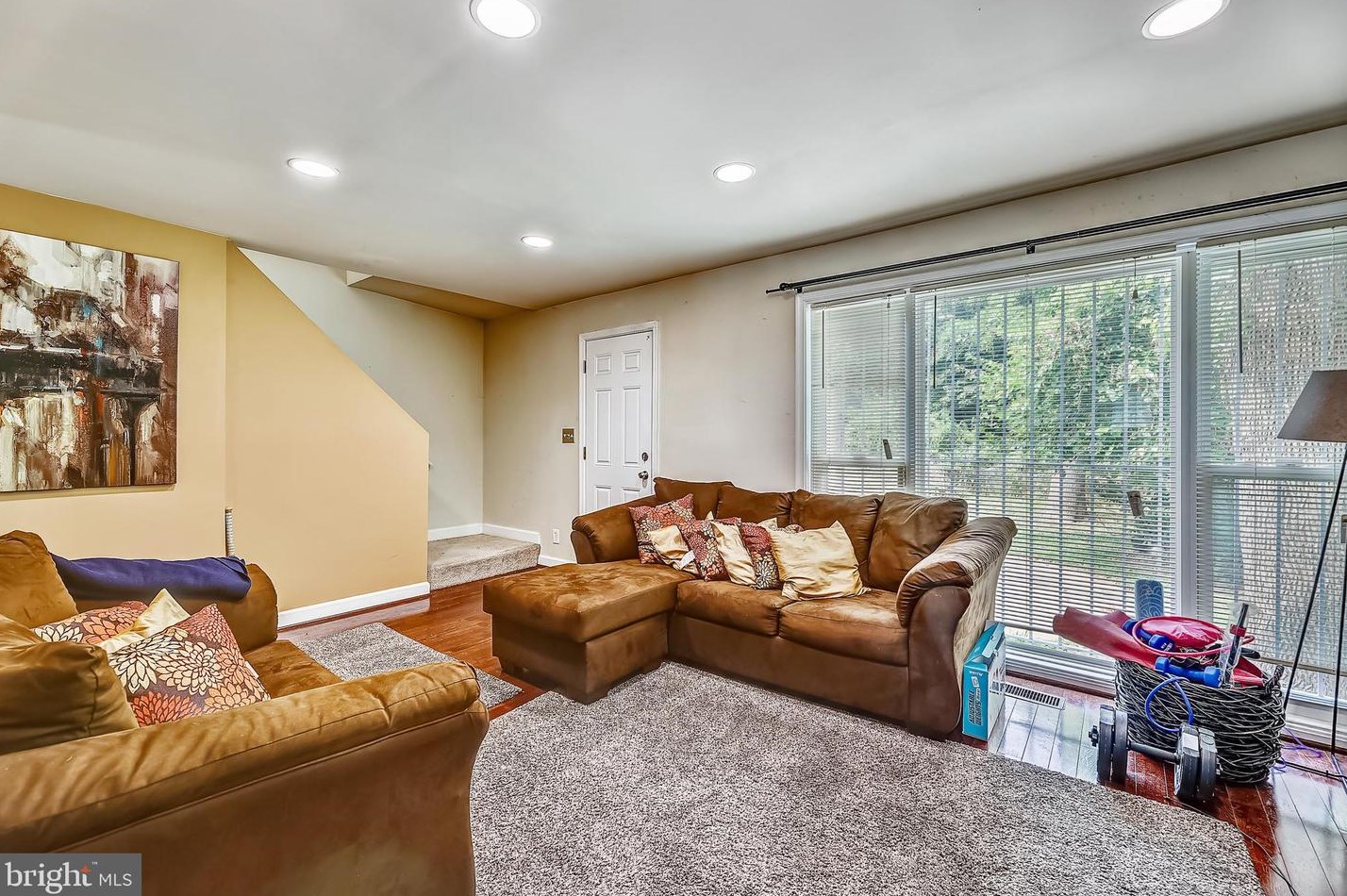 618 Birchleaf Ave, Capitol Heights MD  20743-1801 exterior