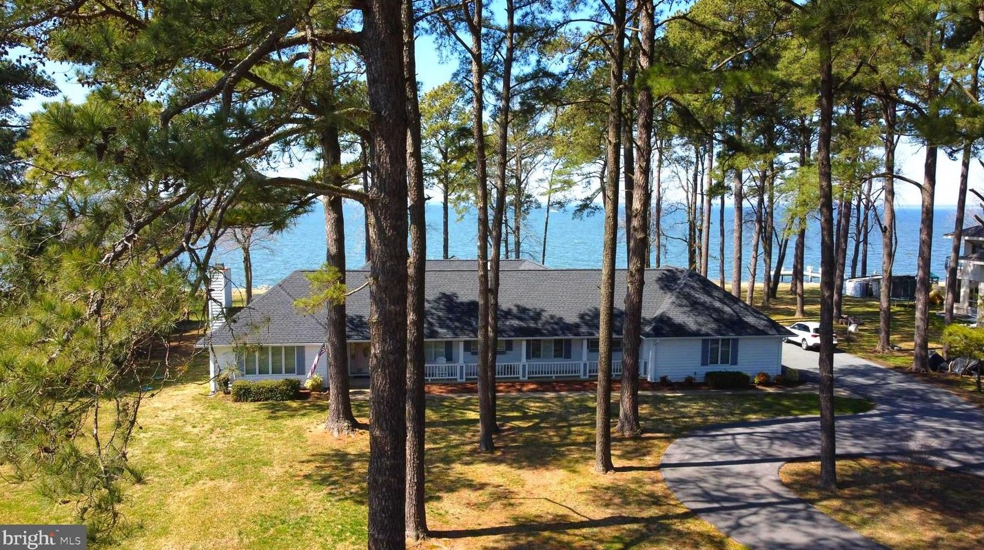200 Lighthouse View Dr, Stevensville, MD 21666-3971