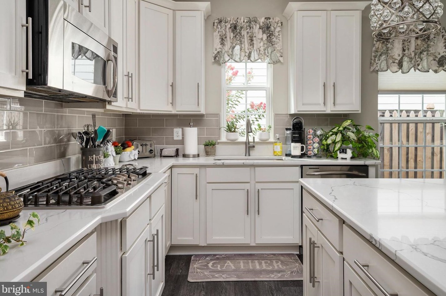 237 Evelyne St, Chester, MD 21619-2916