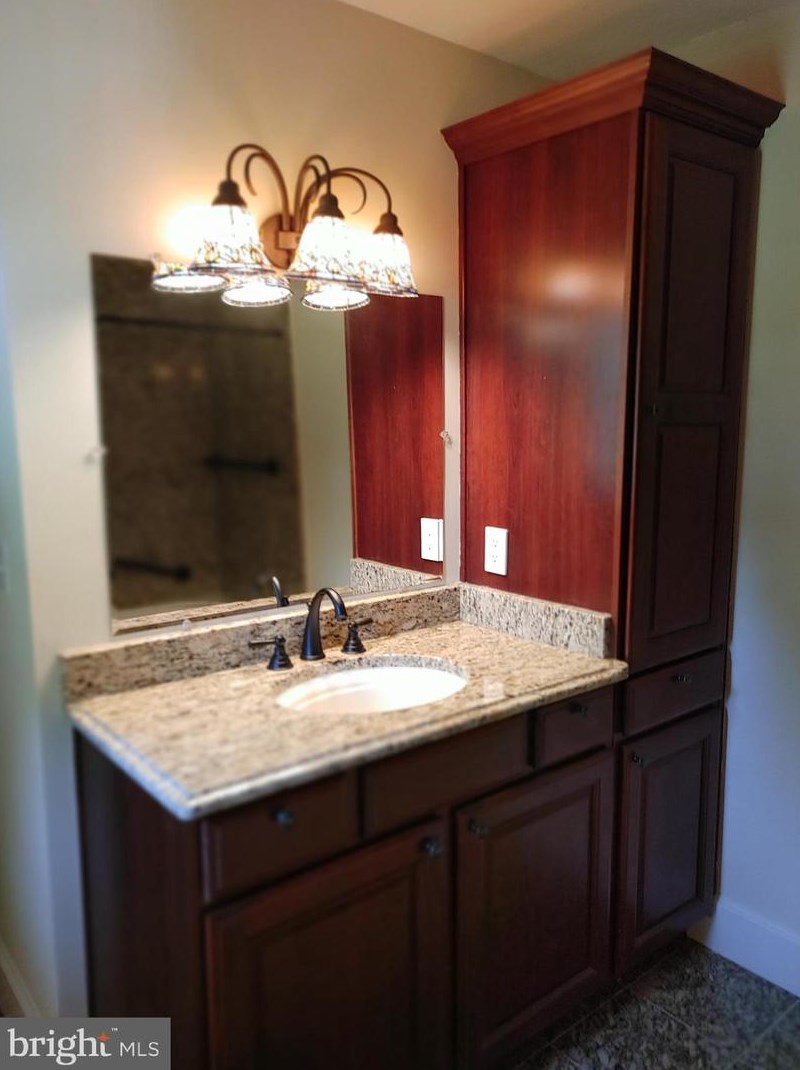 214 Maryland Rd, Stevensville, MD 21666