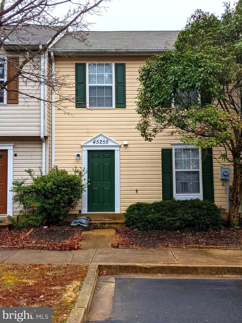 45255 Woodstown Way, California, MD 20619-3482