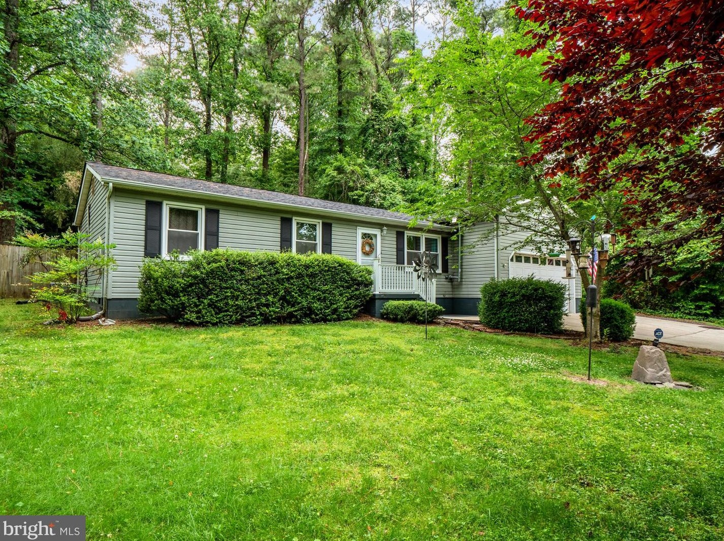 29913 Hillview Dr, Mechanicsville, MD 20659-6126