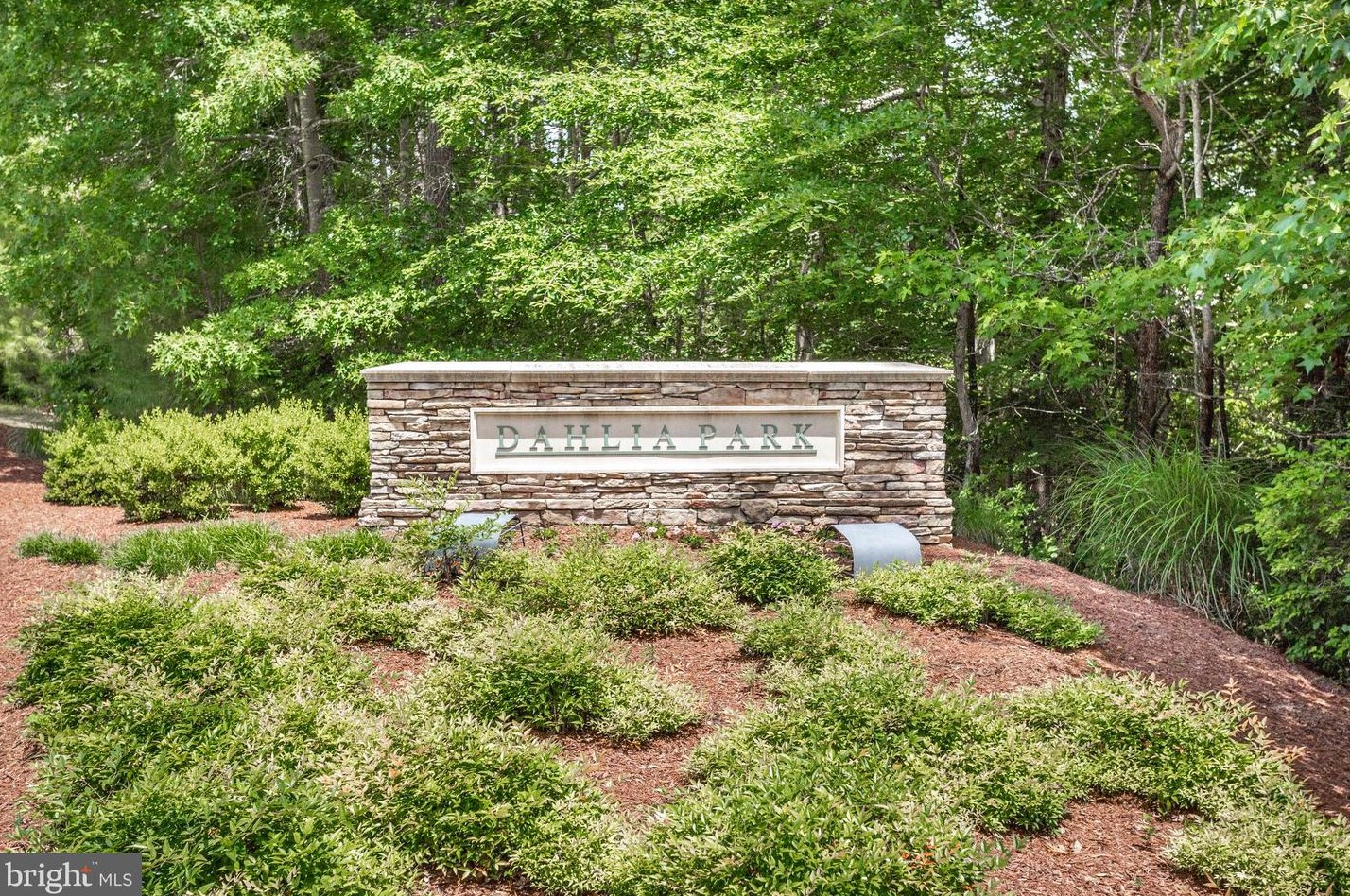 23270 Daffodil Dr, California, MD 20619-6182