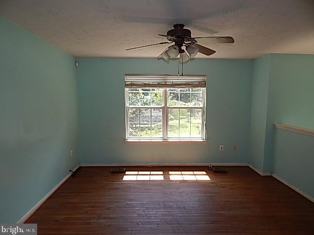 26138 Sycamore Dr, Mechanicsville, MD 20659-2970