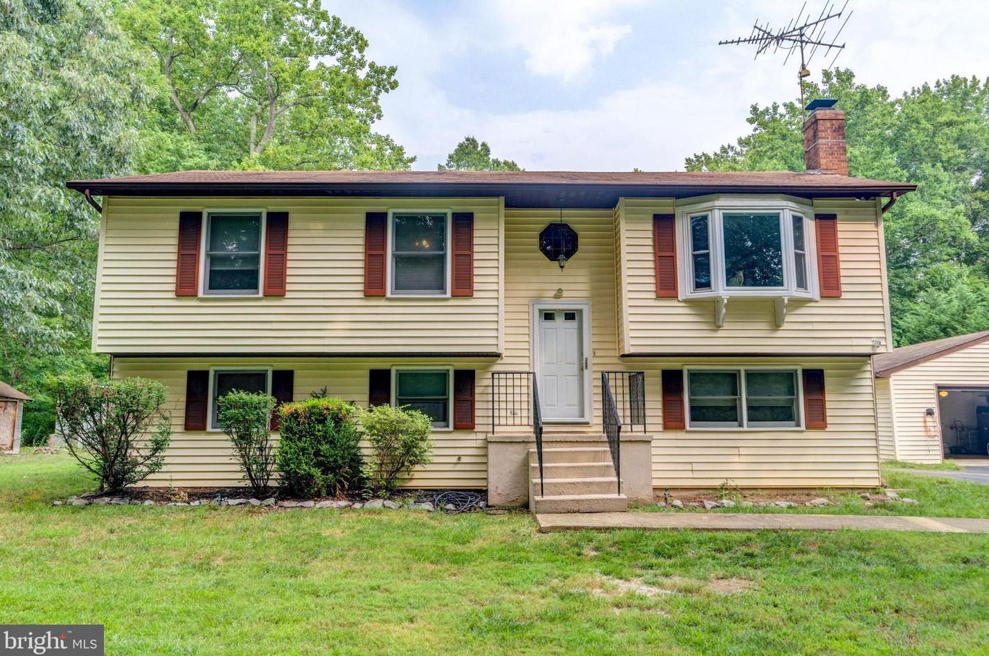 26996 Bosse Dr, Mechanicsville, MD 20659-5828