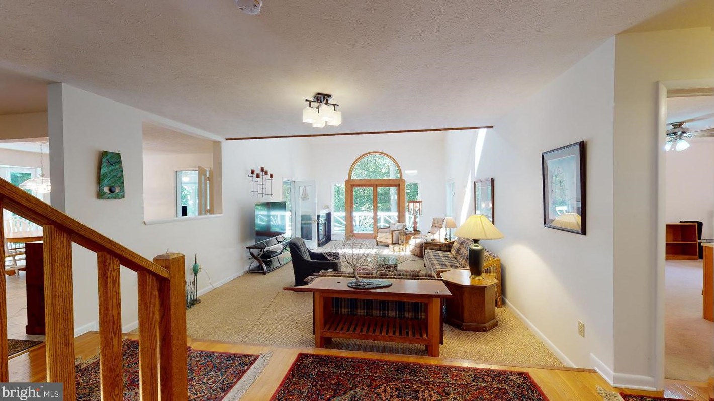 25759 Whiskey Creek Rd, Hollywood, MD 20636-2654