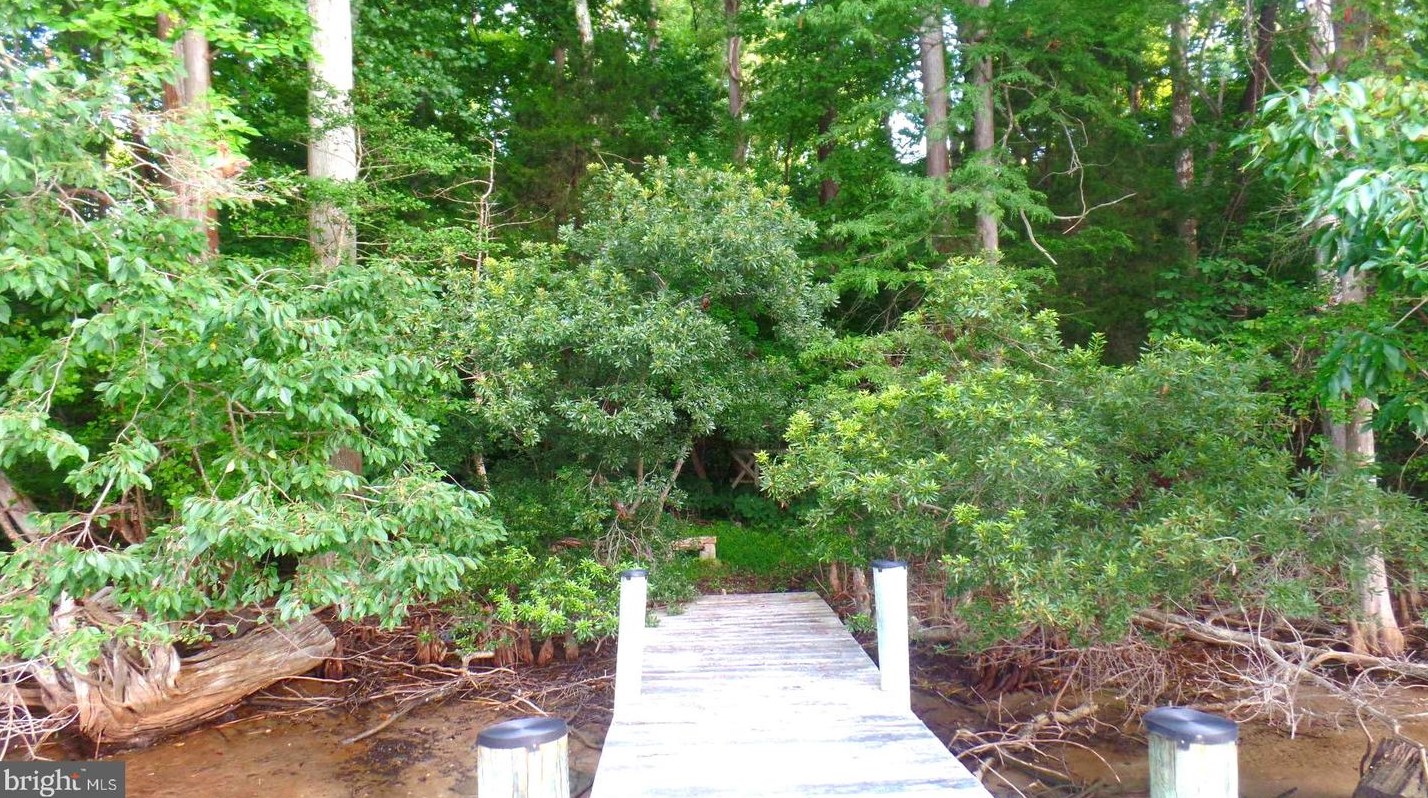 43925 Drum Cliff Rd, Hollywood, MD 20636
