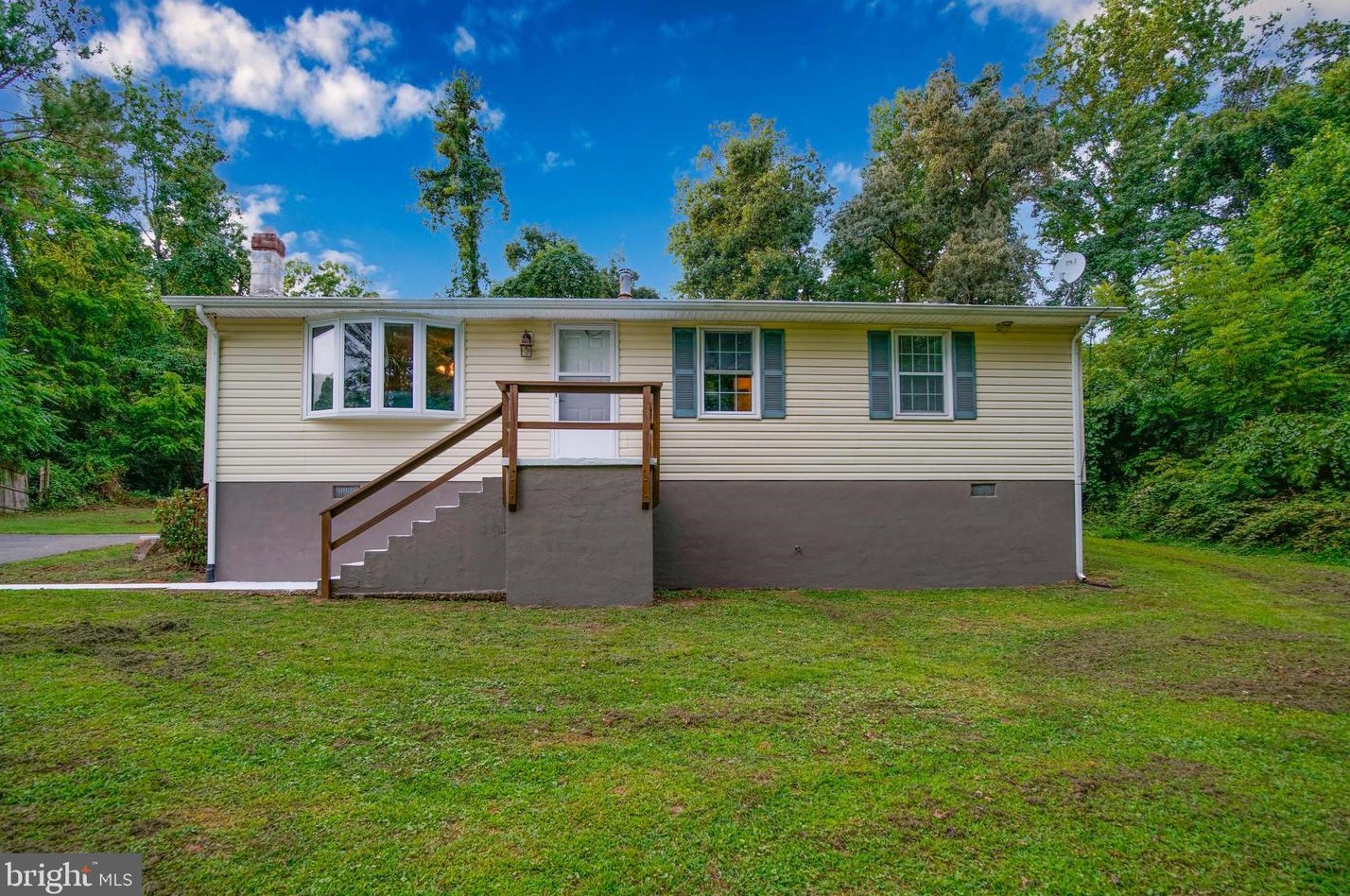 25239 Secretariate Dr, Hollywood, MD 20636-2341