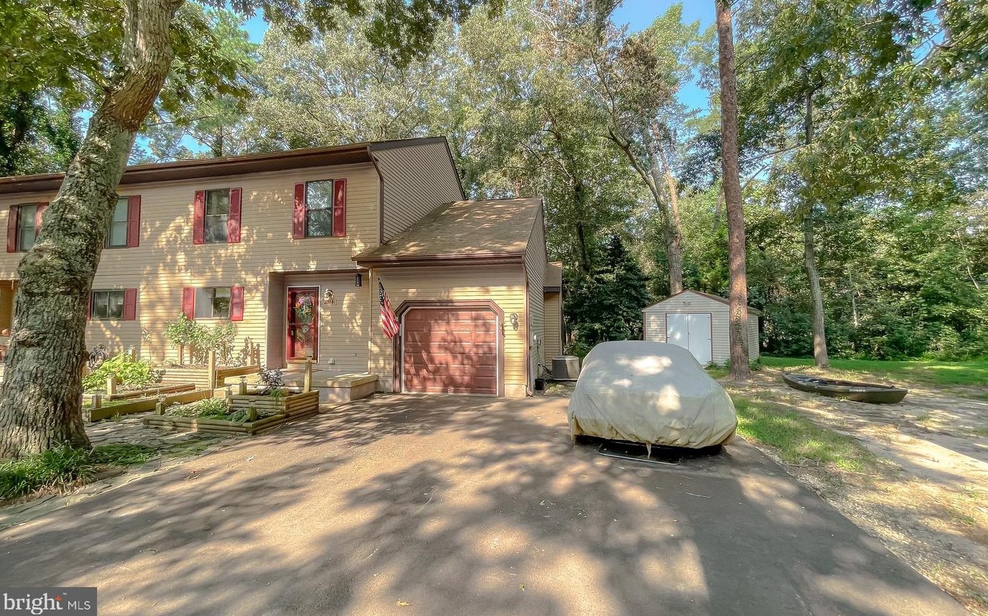 23181 Falling Leaf Ln, California, MD 20619-6104