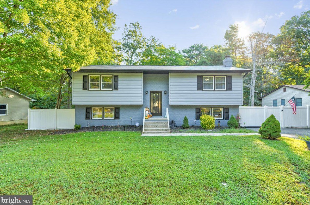 21680 Galatea St, Lex Pk, MD 20653-2550