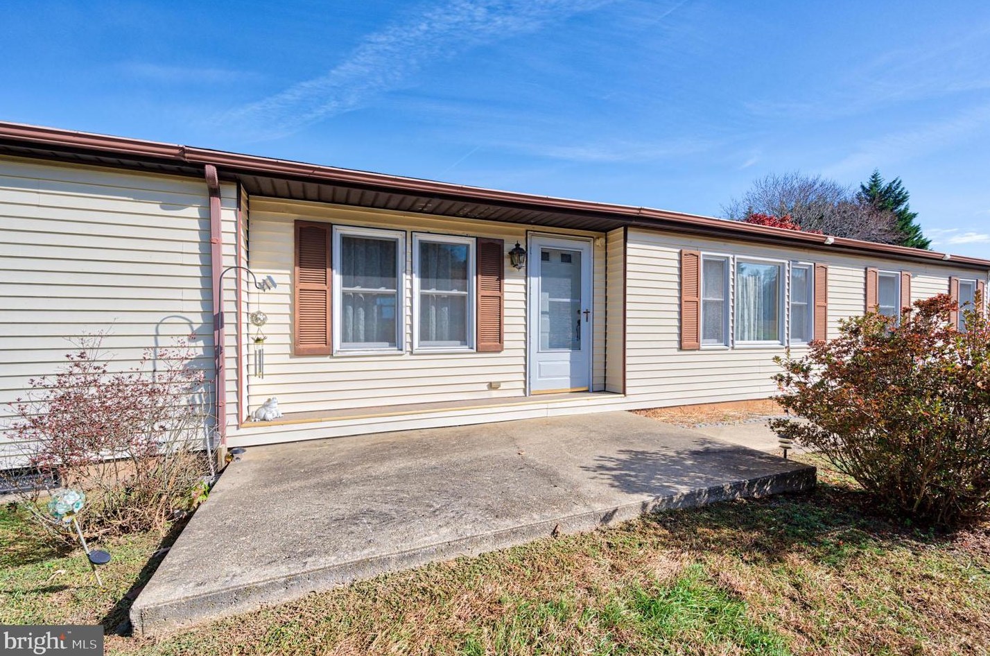 38270 Golden Beach Rd, Mechanicsville, MD 20659-3117
