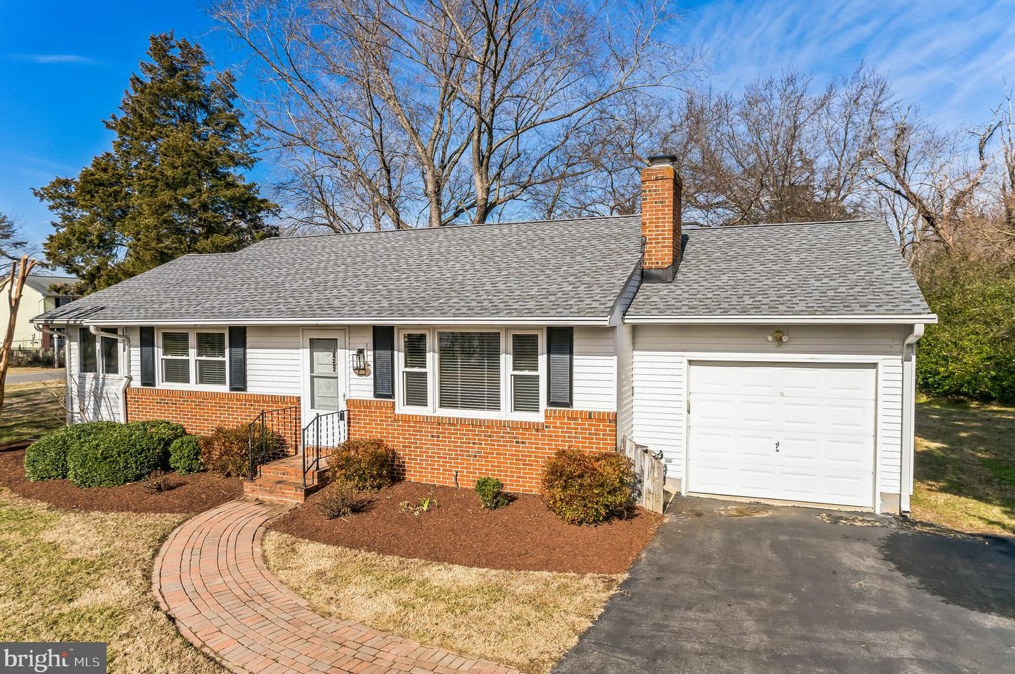 40380 Beach Dr, Mechanicsville, MD 20659