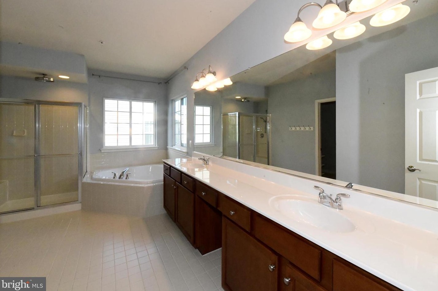 43980 Swift Fox Dr, California MD  20619-7123 exterior