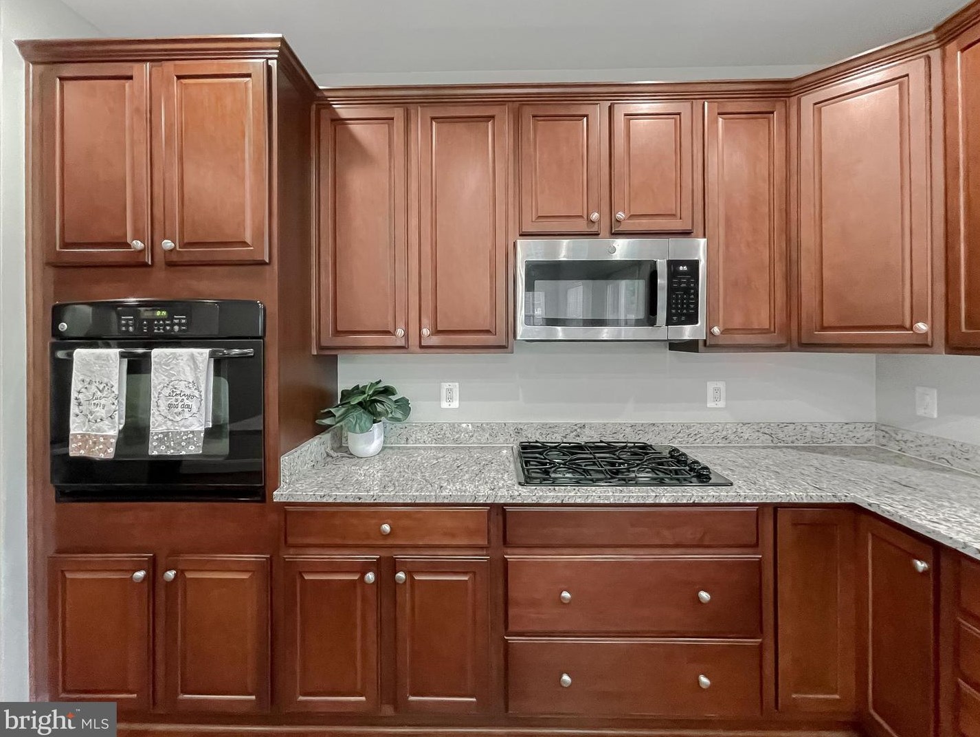 46946 Pembrooke St, Lex Pk MD  20653-8222 exterior