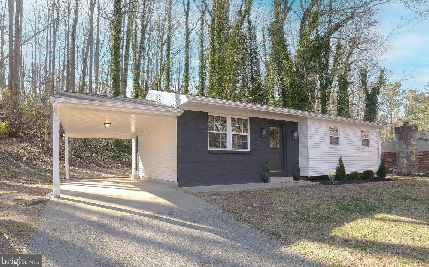 29853 Hillview Dr, Mechanicsville, MD 20659-6127