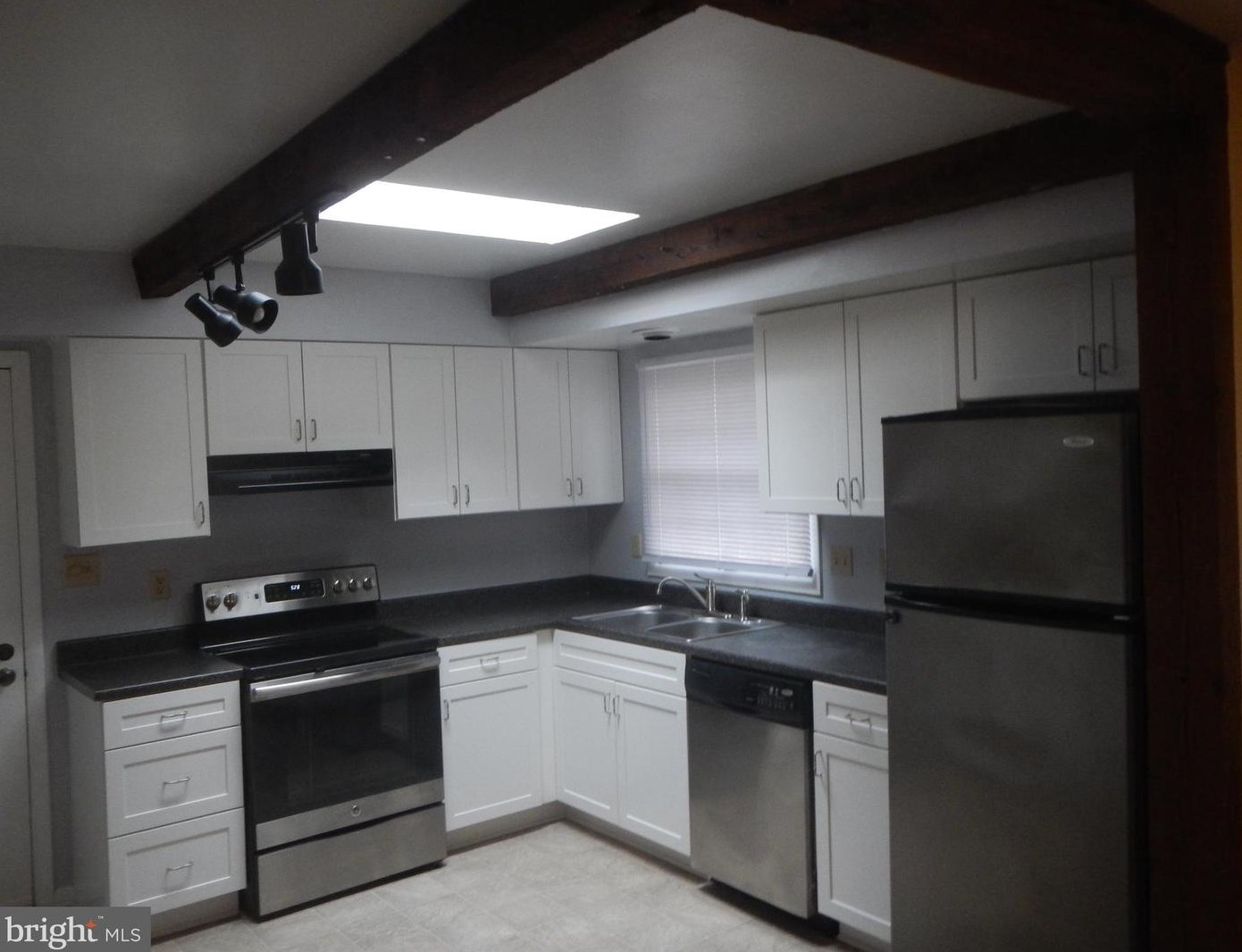 21630 Columbia St, Lex Pk, MD 20653