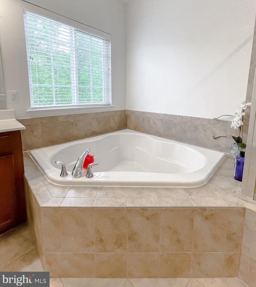 43932 Swift Fox Dr, California MD  20619-7136 exterior