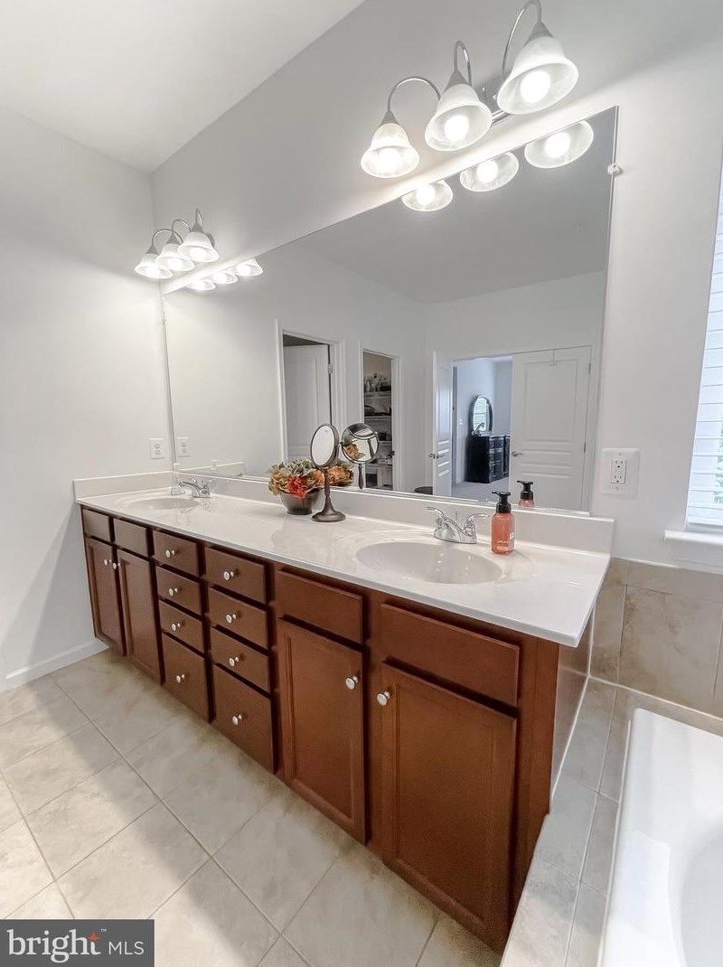 43932 Swift Fox Dr, California MD  20619-7136 exterior