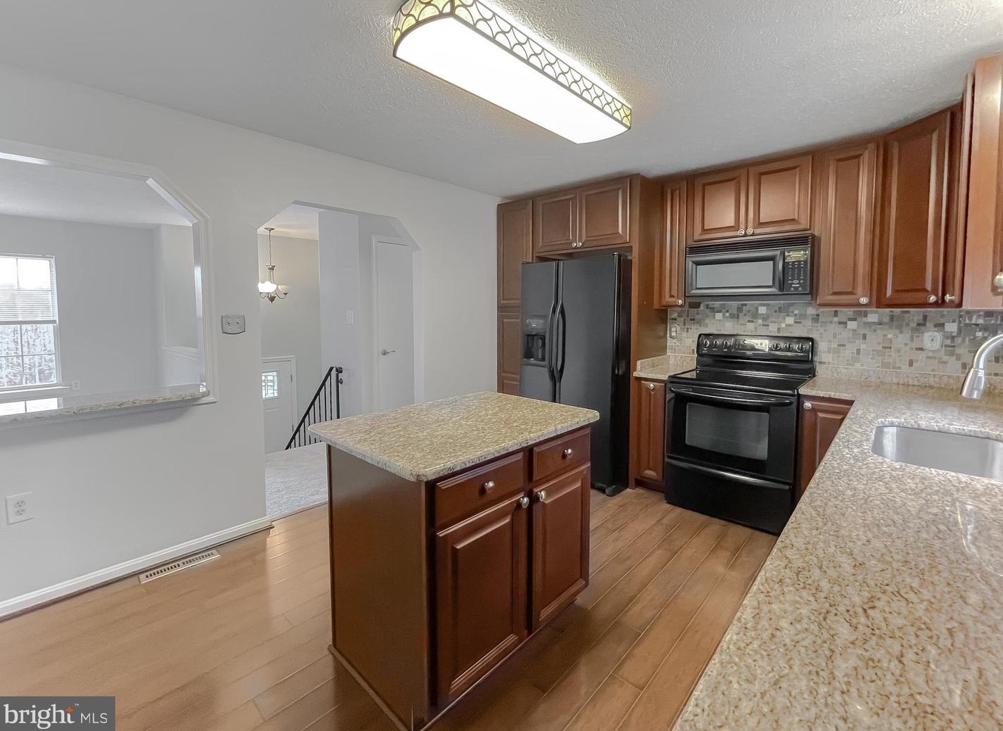 38472 Arlington Dr, Mechanicsville, MD 20659-6313