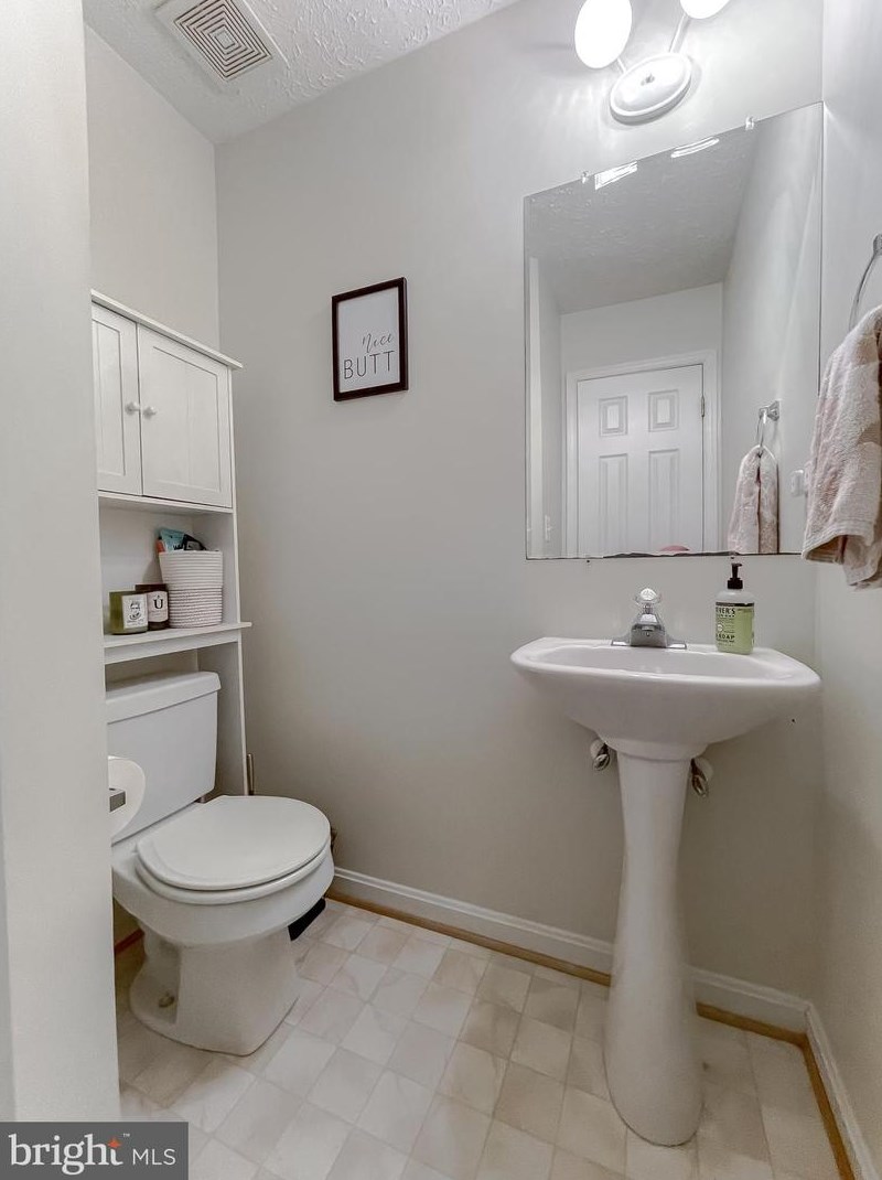 46721 Robert Leon Dr, Lex Pk MD  20653-3775 exterior