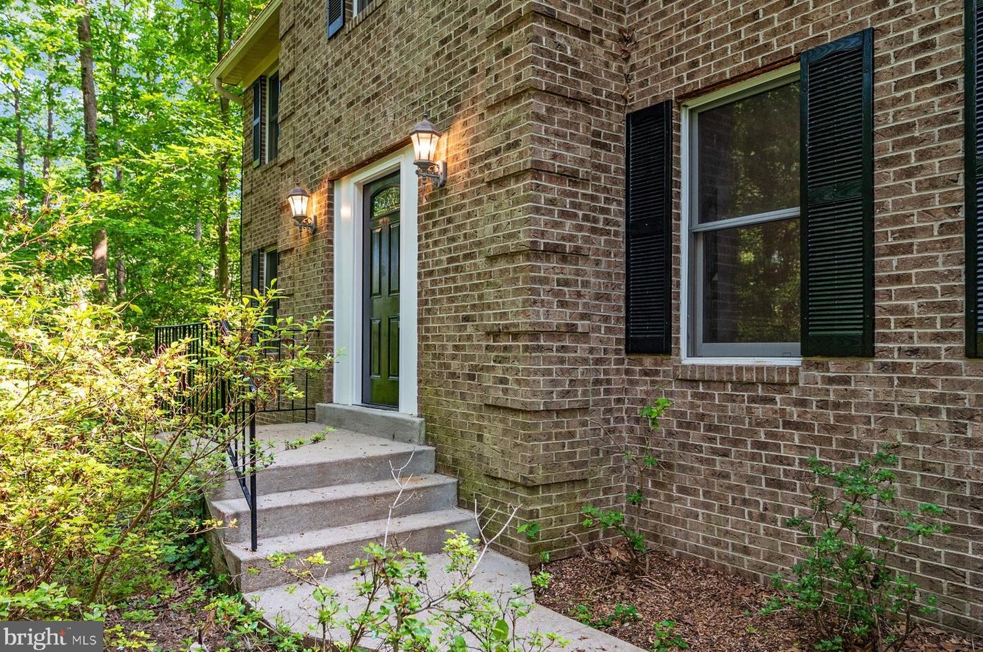 30090 Cherokee Ct, Mechanicsville, MD 20659