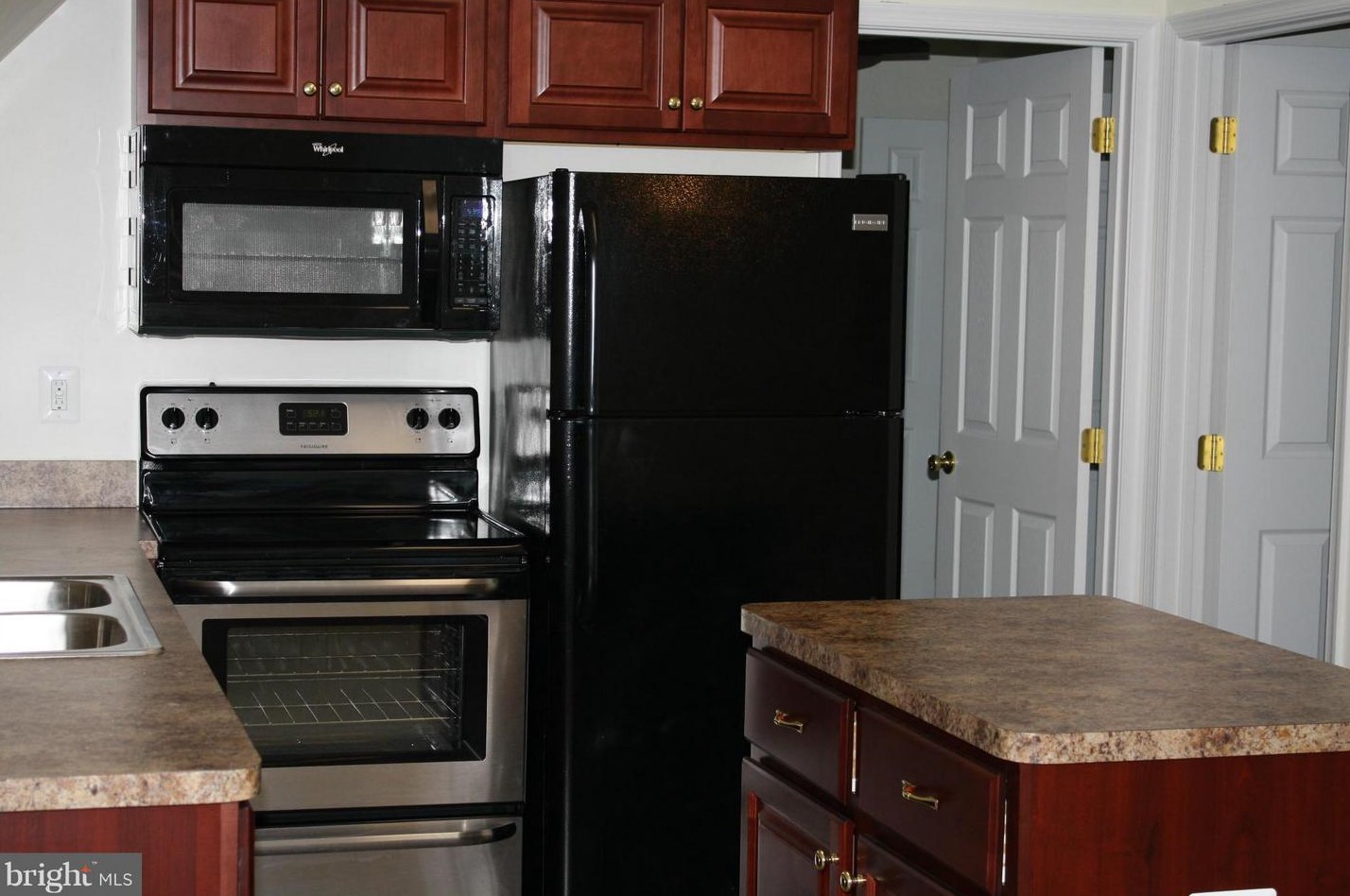 18162 White Tail Way, Saint Inigoes MD  20684-5000 exterior