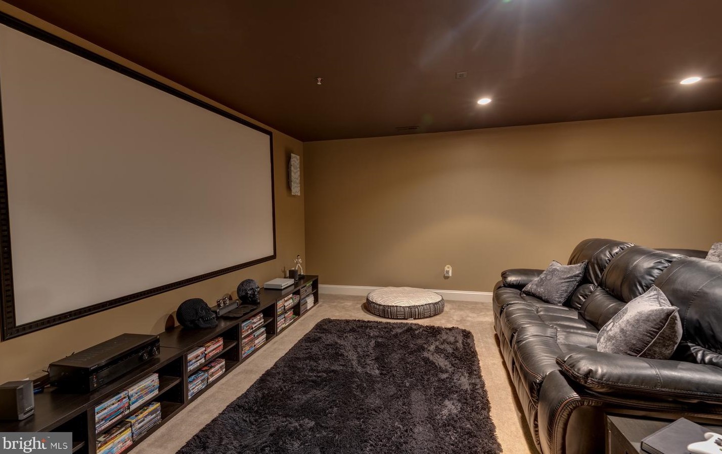 46979 Pembrooke St, Lex Pk MD  20653-8222 exterior