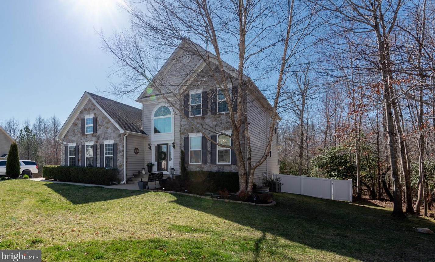 46979 Pembrooke St, Lex Pk MD  20653-8222 exterior