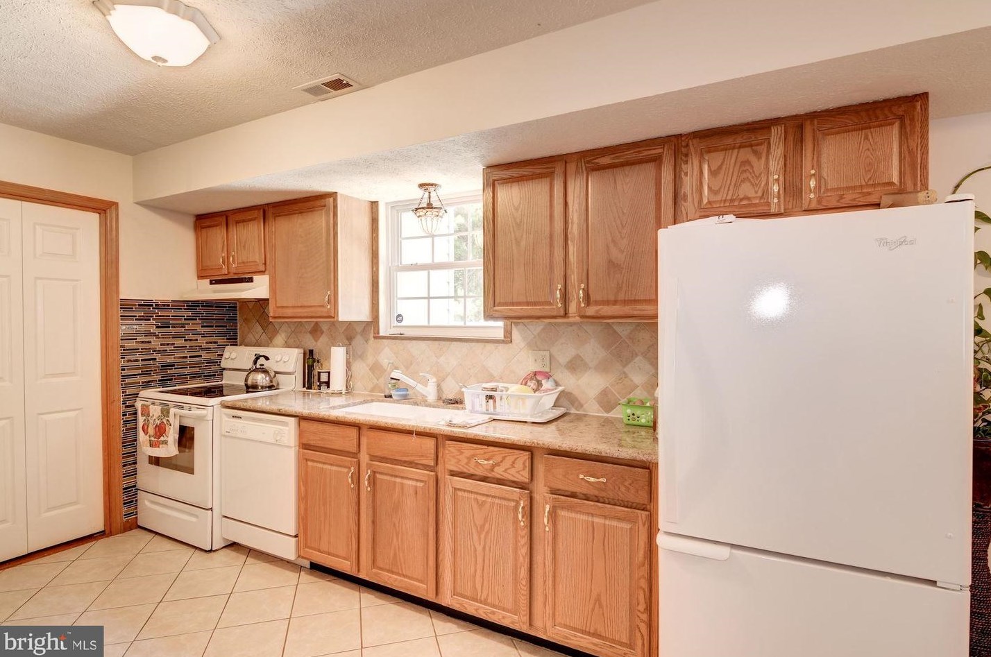 47918 Piney Orchard St, Lex Pk MD 20653-4556 exterior