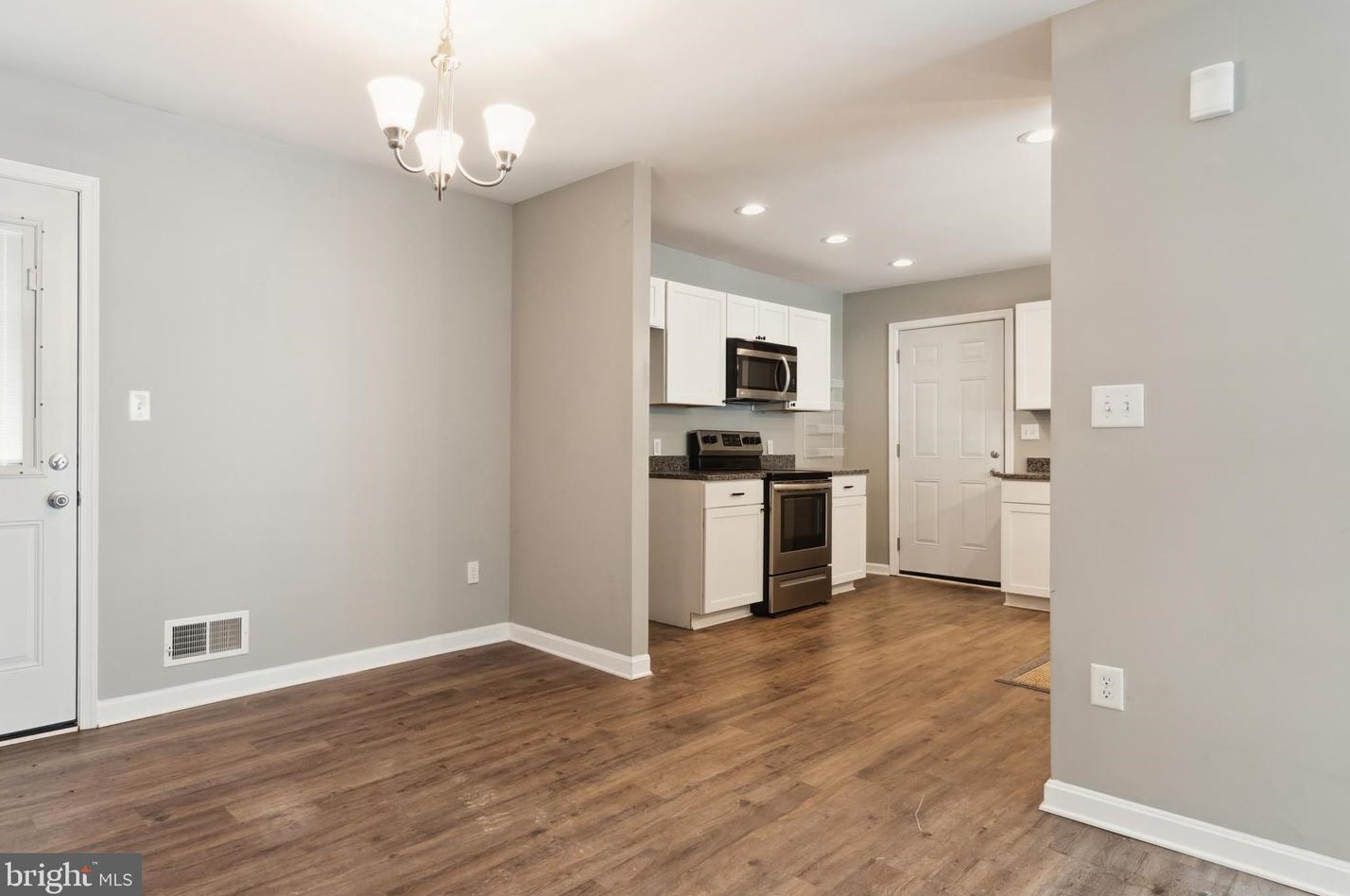 39556 Mason Dr, Mechanicsville MD 20659-2247 exterior