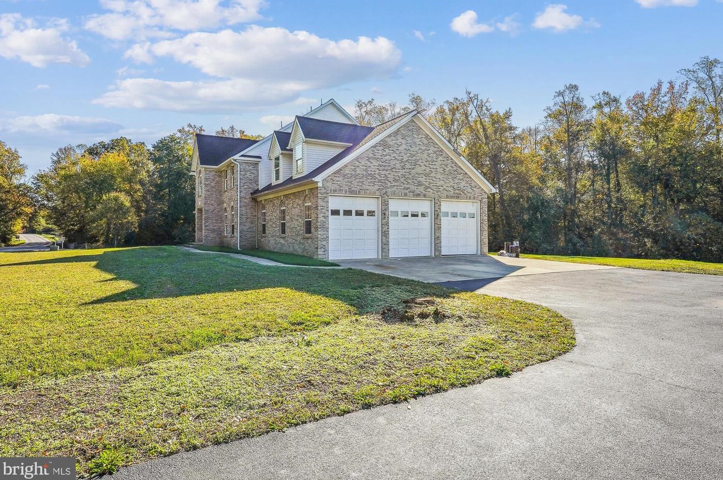 36975 Dixie Lyon Rd, Mechanicsville, MD 20659