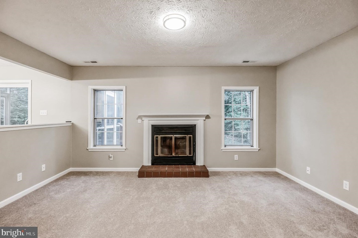 23267 White Elm Ct, California, MD 20619-2000
