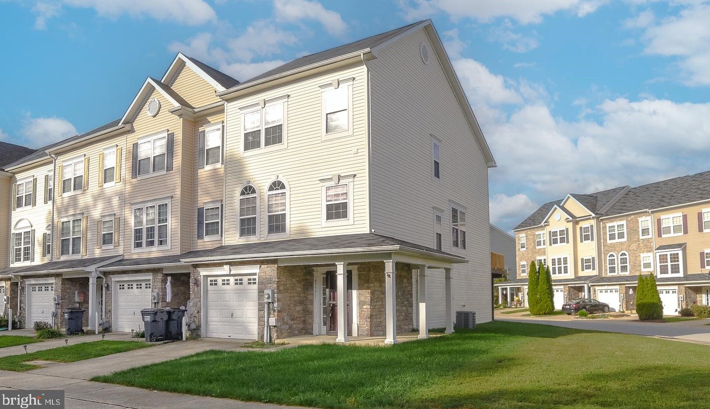 45571 Catalina Ln, California, MD 20619