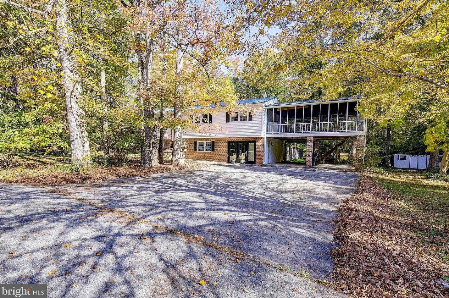 24720 E Montiego Rd, Hollywood, MD 20636