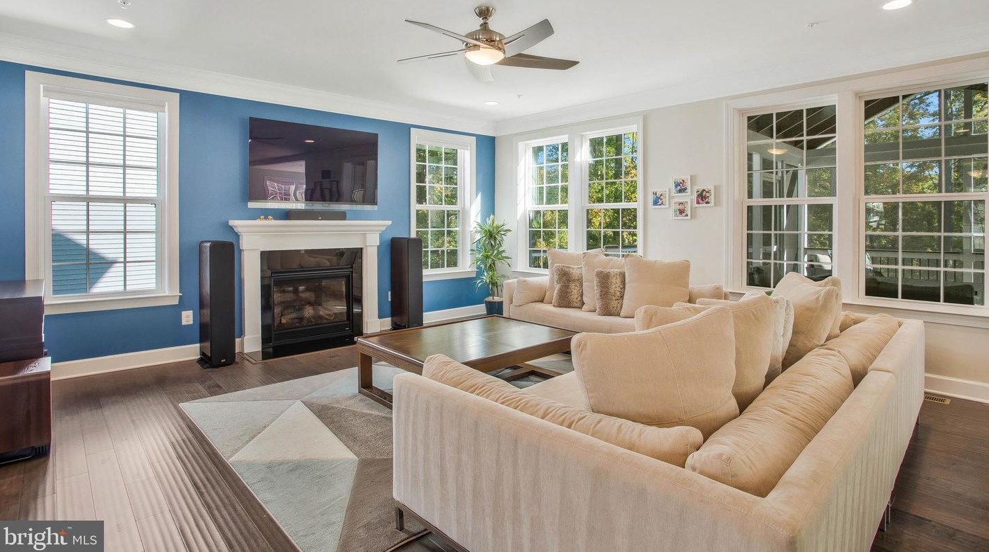 23447 Lilliflora Dr, California, MD 20619