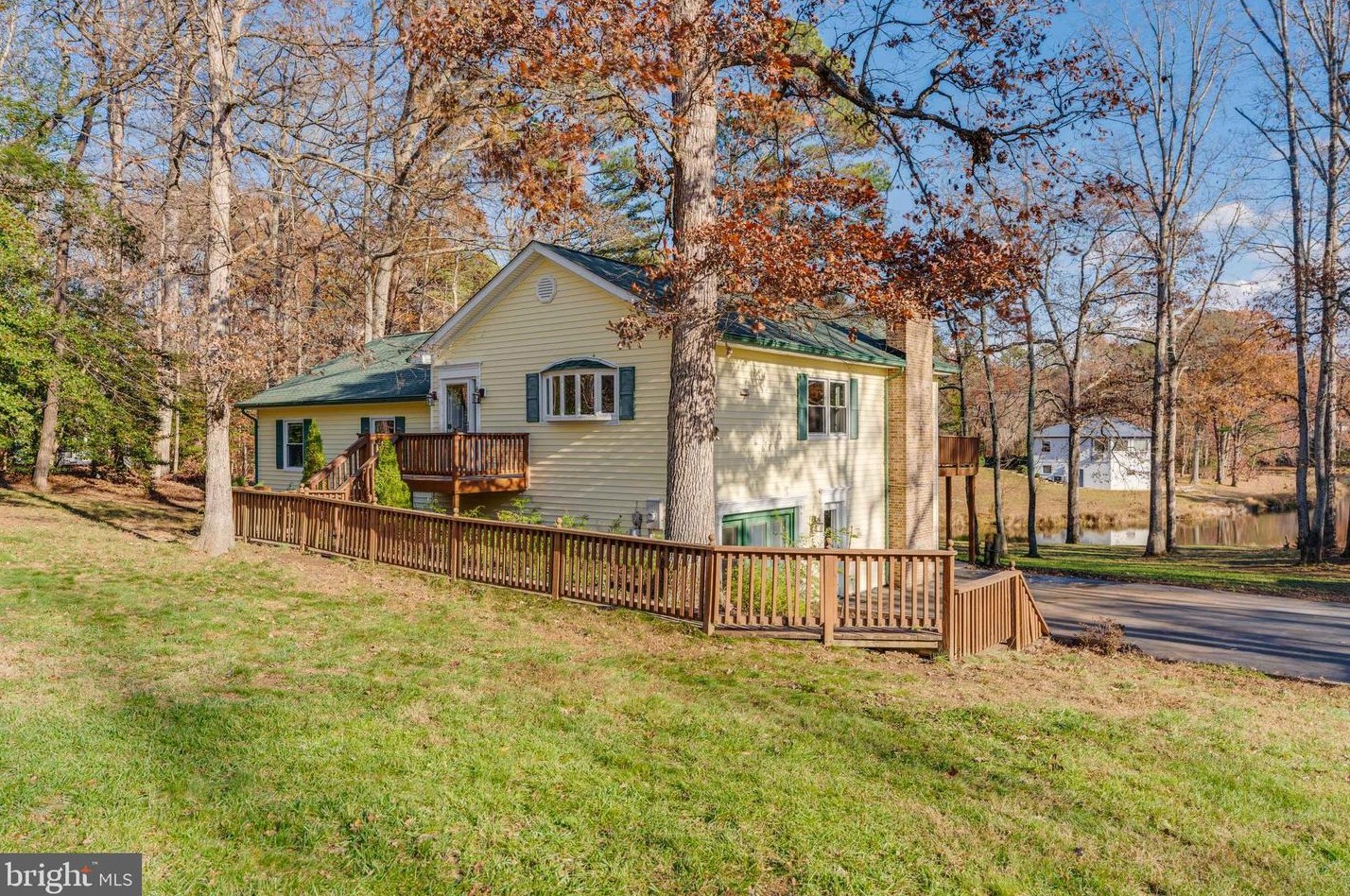 22891 Piney Wood Cir, California, MD 20619-6003