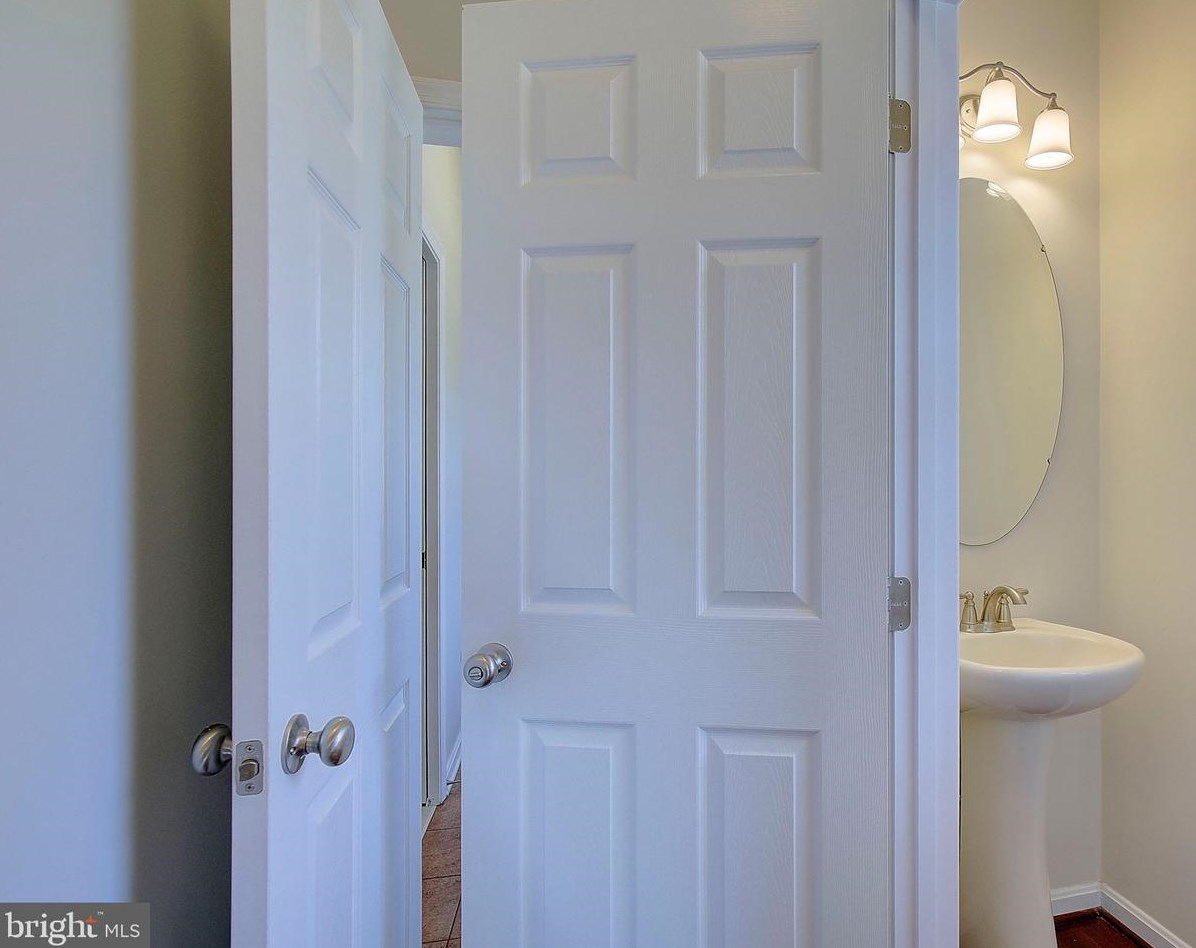 21197 Elizabeth Hill St, California MD  20619-2342 exterior