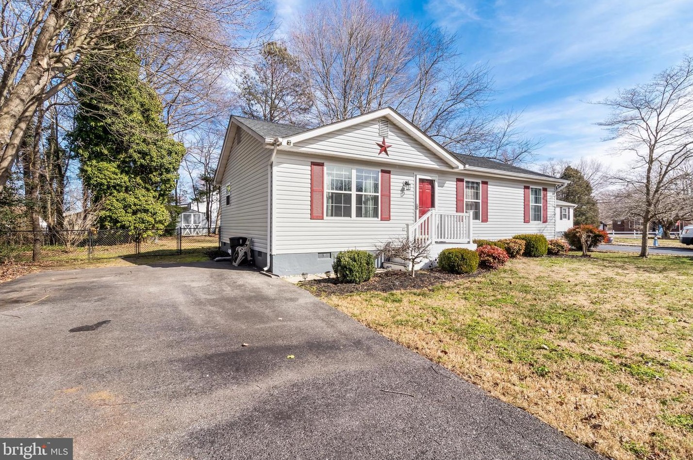 40416 Wolfe Dr, Mechanicsville, MD 20659-2469
