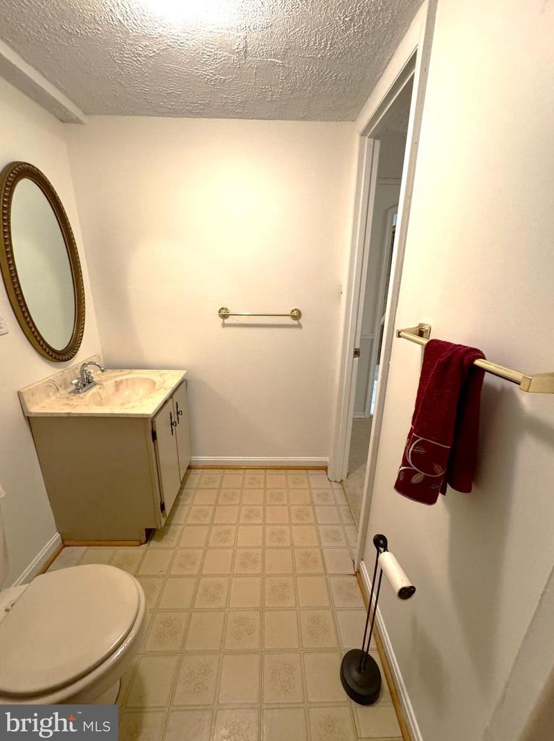 27052 Oxley Dr, Mechanicsville MD 20659-5803 exterior