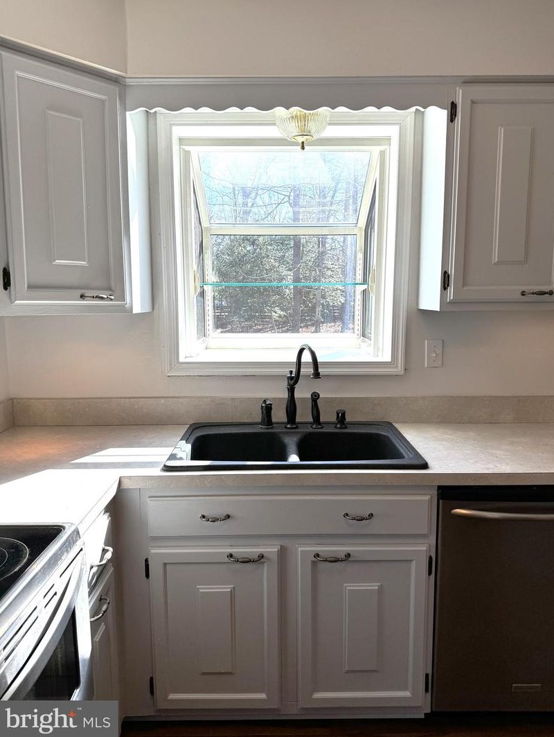 27052 Oxley Dr, Mechanicsville MD 20659-5803 exterior