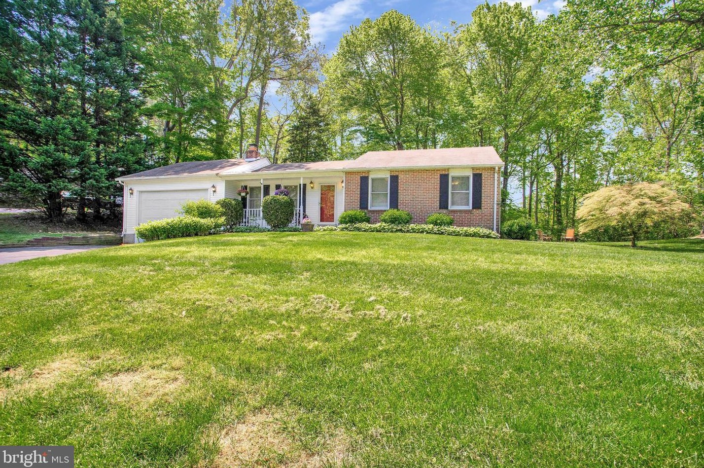 39305 Thomas Dr, Mechanicsville, MD 20659