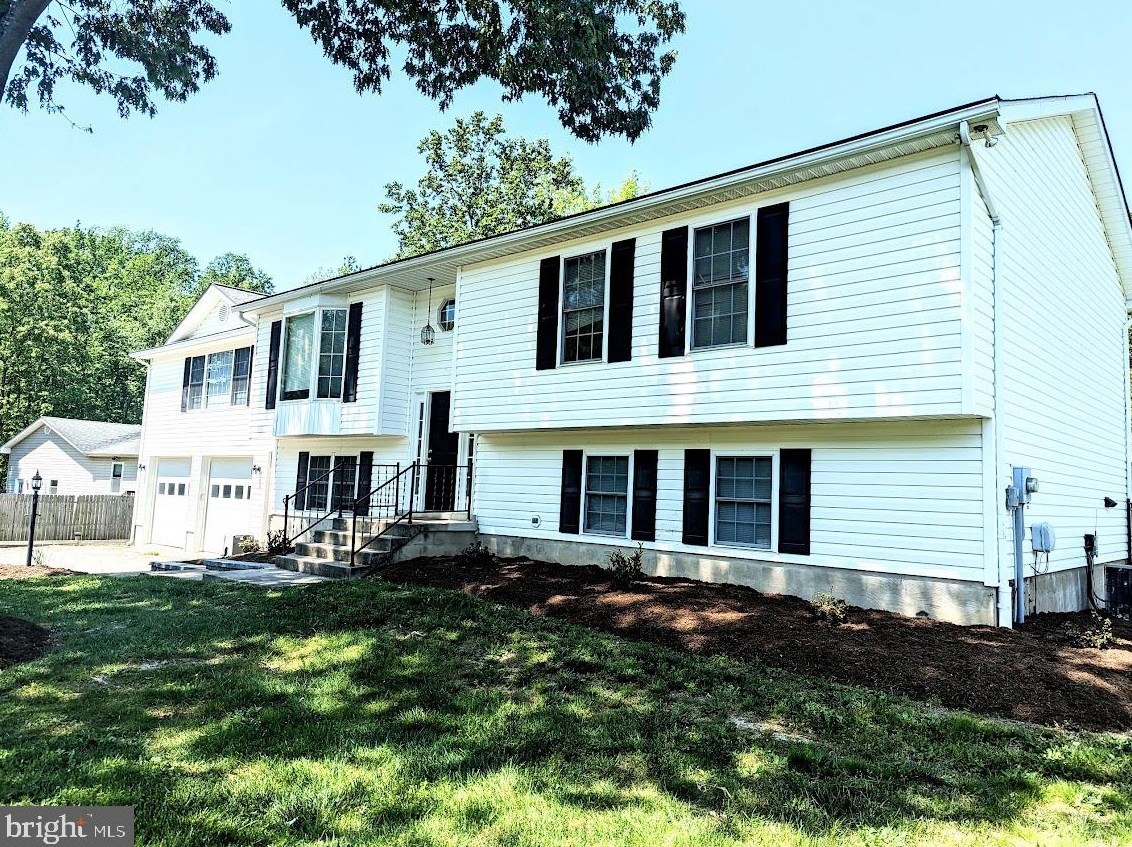 35870 Army Navy Dr, Mechanicsville, MD 20659