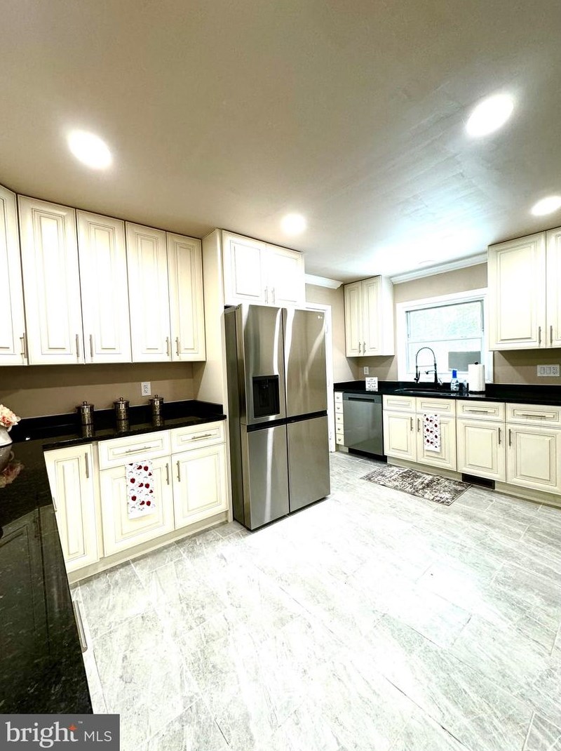 19505 Pt Lookout Rd, Lex Pk MD 20653-3123 exterior