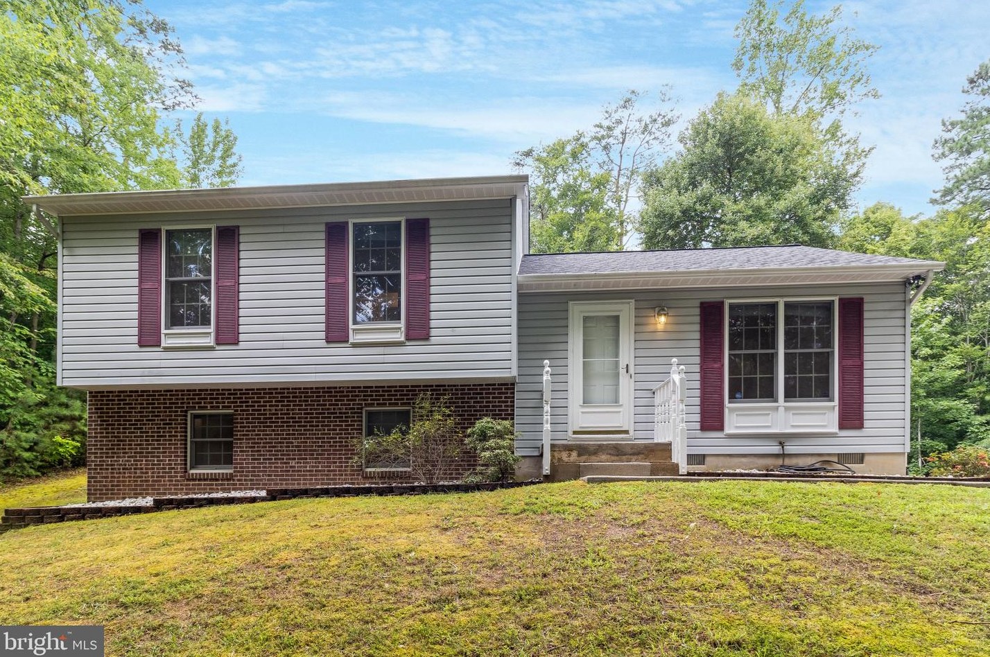 42305 Virginia Ct, Mechanicsville, MD 20659