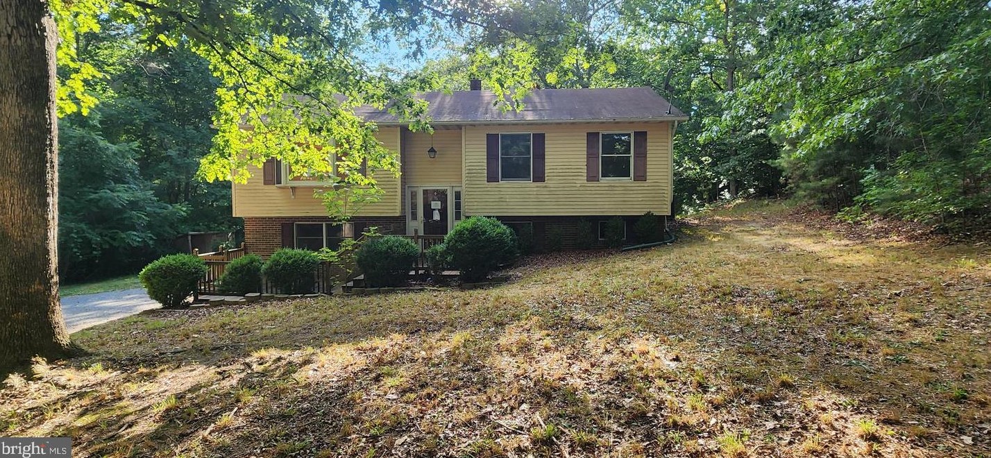 24455 Lefty Ln, Hollywood, MD 20636