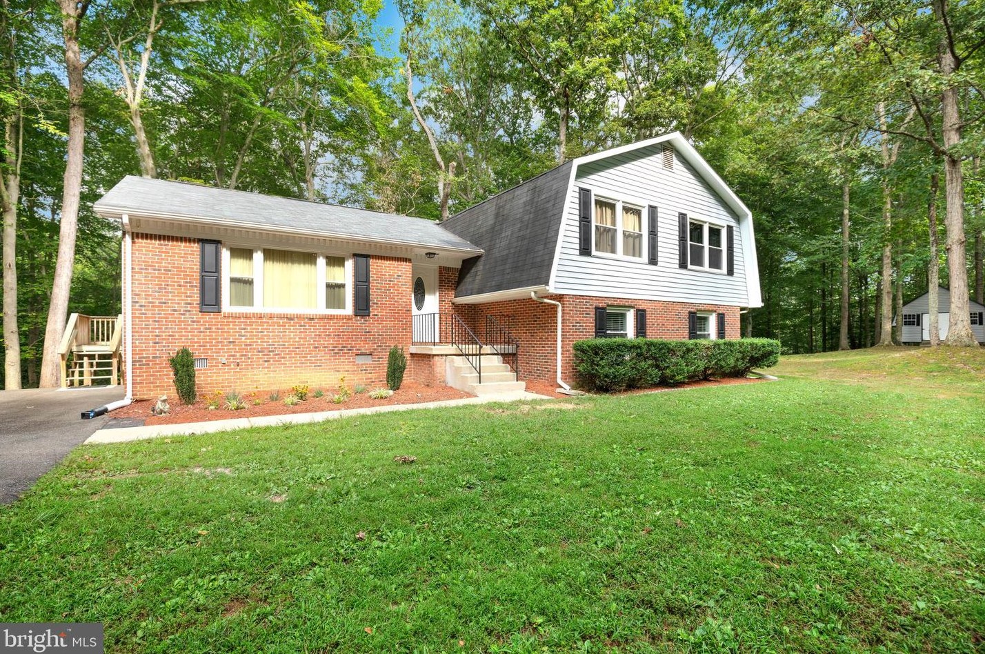 37245 E Spicer Dr, Mechanicsville, MD 20659