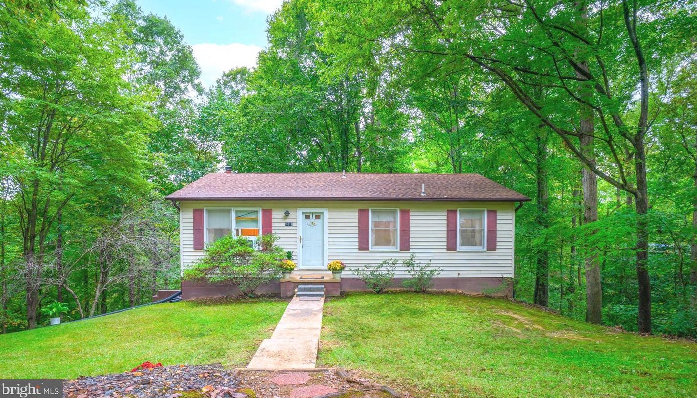 26816 Pine Dr, Mechanicsville, MD 20659