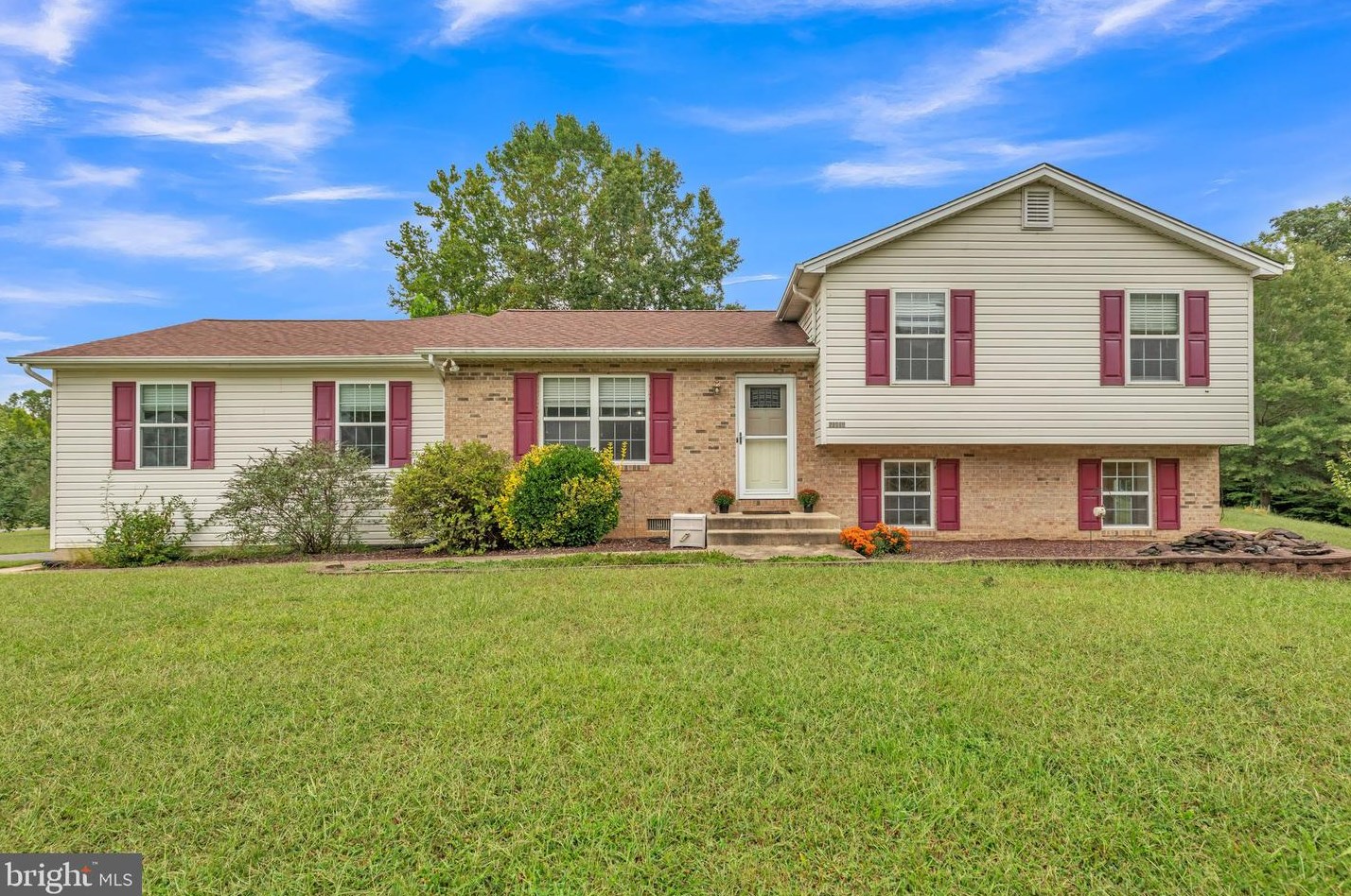 29040 Greenhead Dr, Mechanicsville, MD 20659